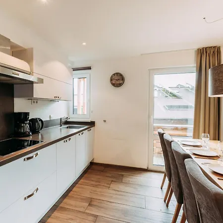 Haus Austria 3 Apartment *